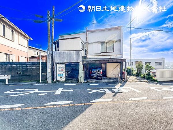 【現地】売地の現況です。建築条件はございません。