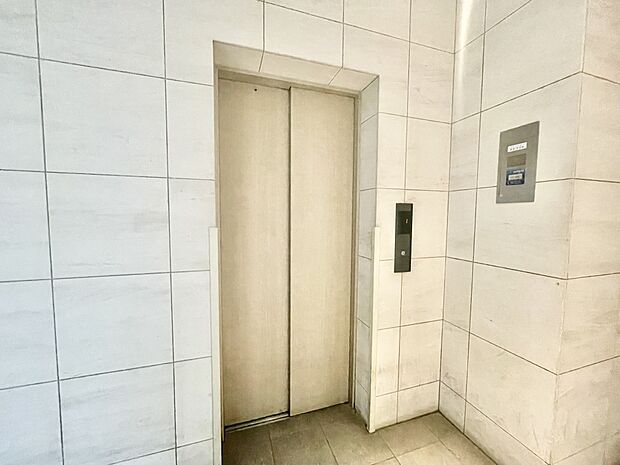 エレベーターが1基ございます。