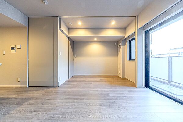 ハウスダスト対策にも有効な床暖房付きのリビングダイニング