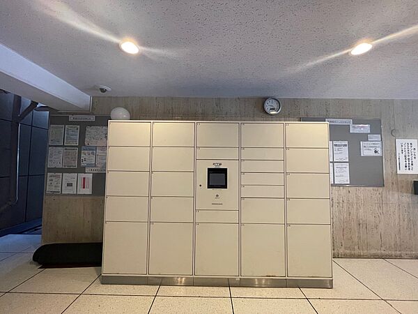 不在時でも荷物の受け取りが可能な宅配ボックス付きです。