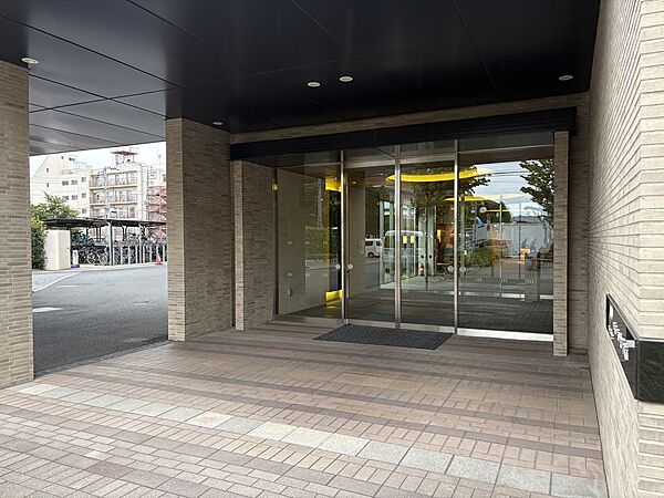 セキュリティー面で安心のオートロック付き