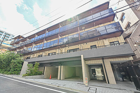 総戸数54戸のマンションです。