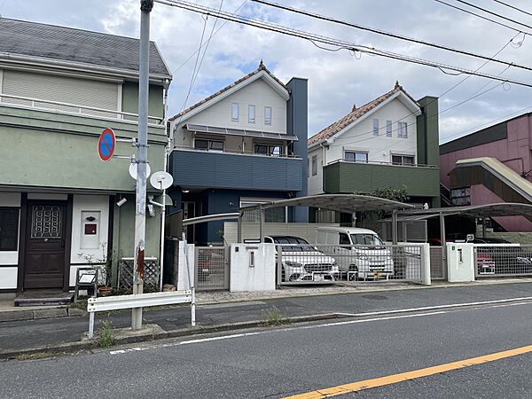 南西側から撮影