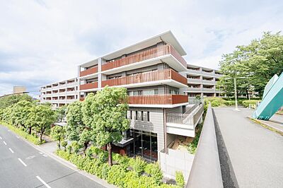 外観：落ち着いた色合いの風格のある外観です。