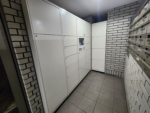 不在時にも荷物の受け取りが可能な宅配ボックス