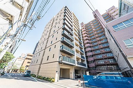 北西側からの外観
