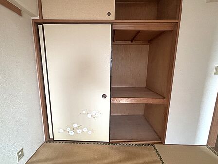 和室2の押入