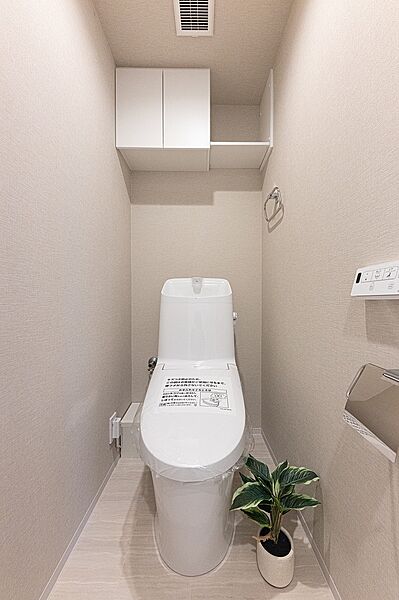 温水洗浄便座付きトイレ