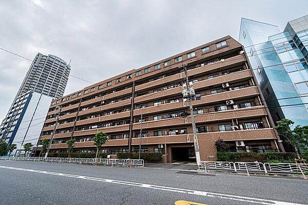 鉄筋コンクリート造7階建