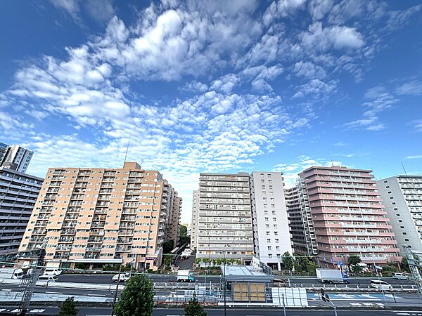 バルコニーから東側眺望（眺望は永続的に保証されるものではありません。）