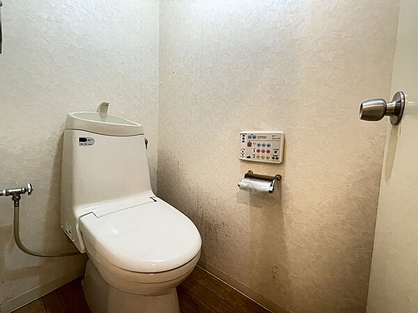圧迫感の少ないトイレ空間
