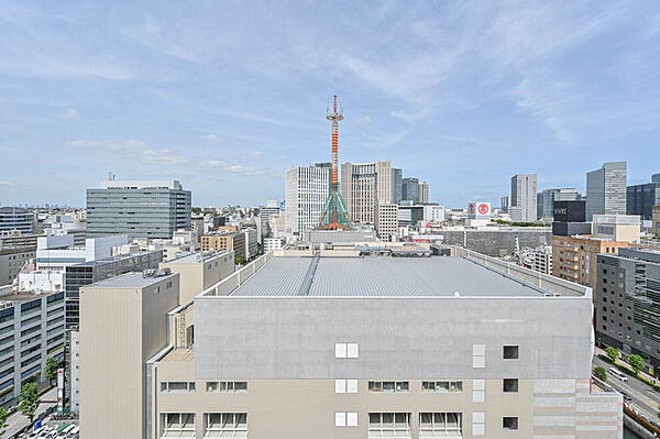 東向きのバルコニーからの眺望（眺望は永続的に保証されるものではございません）
