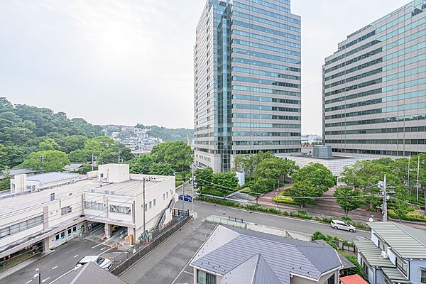 ルーフバルコニーからの西側の眺望