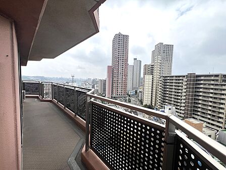 バルコニーから東向きの眺望(眺望は永続的に保証するものではありません)