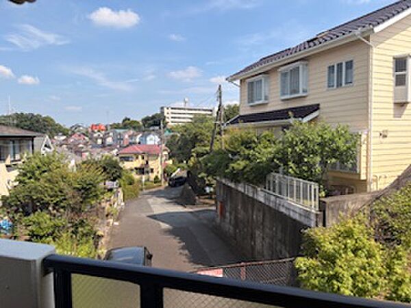 南東側バルコニーからの眺望（眺望は永続的に保証するものではありません）