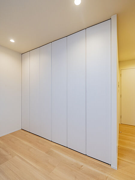 トールタイプの収納のため収納力がございます