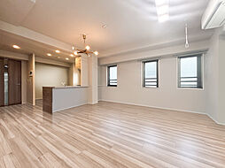 プレミスト茶屋ヶ坂駅前 3LDKのリビング/ダイニング