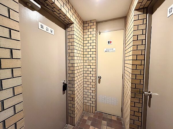集会室と共用トイレ
