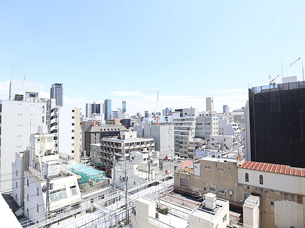 南側バルコニーからの眺望です。眺望については永続的に保証されるものではありません。
