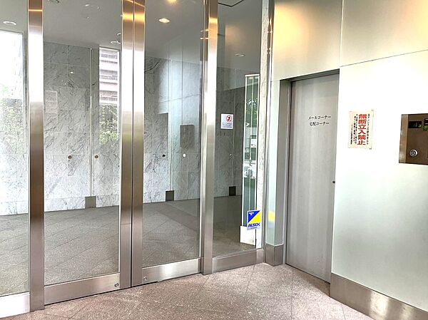 防犯面も安心のオートロック付きです。