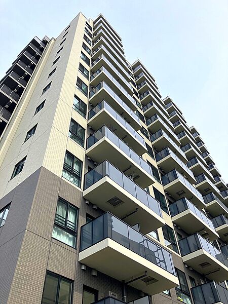 総戸数240戸のマンションです。
