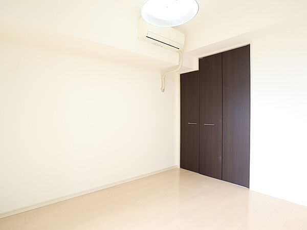 約6.0帖の居室です。