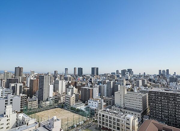 バルコニーから南西側の眺望です。