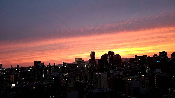 バルコニーから西側の眺望です。（夕景）