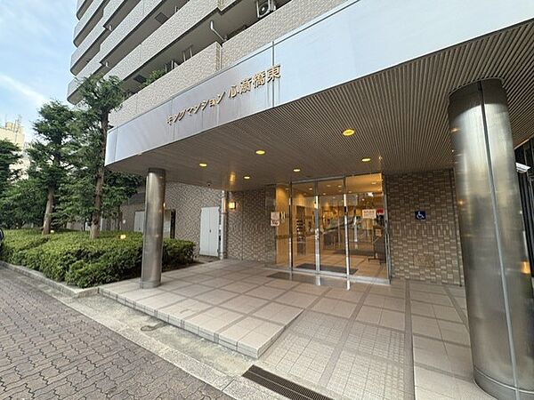 エントランスの様子です。オートロックです。