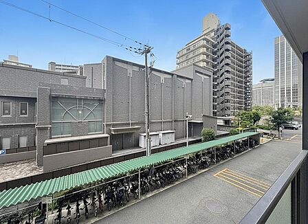バルコニーから南東側の眺望です。