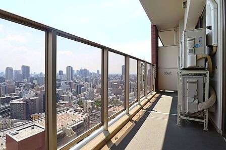 東向きのバルコニーです。