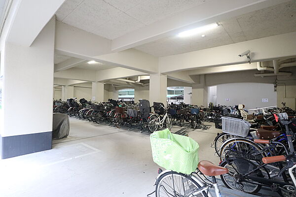 2号棟内の自転車置場です
