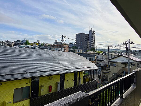 南面バルコニーからの眺望。　眺望は永続的に保証されるものではございません
