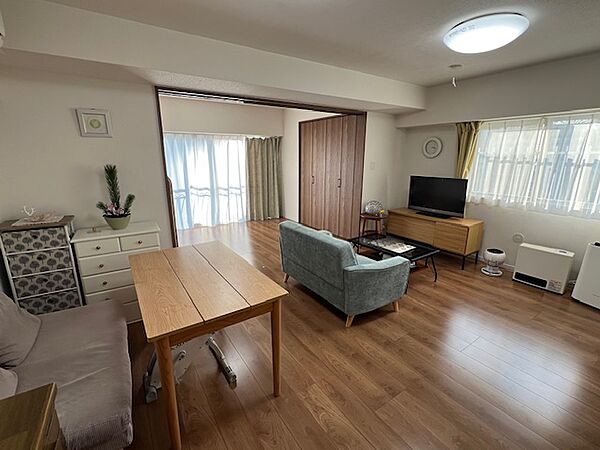 掲載中の家具・調度品、小物等は販売価格に含まれません。