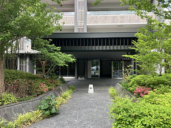 エントランス正面入り口