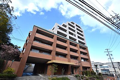 外観：建物南西側外観写真