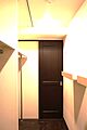 洋室と洗面室を...