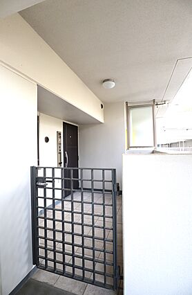 玄関ポーチ