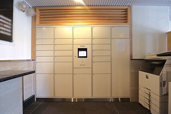 不在時の受け取りに便利な宅配ボックスを完備