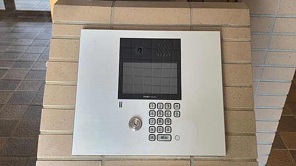 TVモニター付オートロックでセキュリティ面も安心