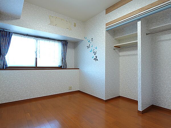 北側洋室には物入あり