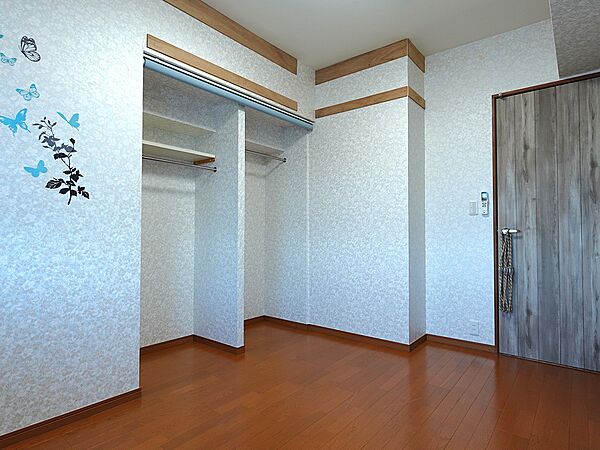 北側洋室には物入あり