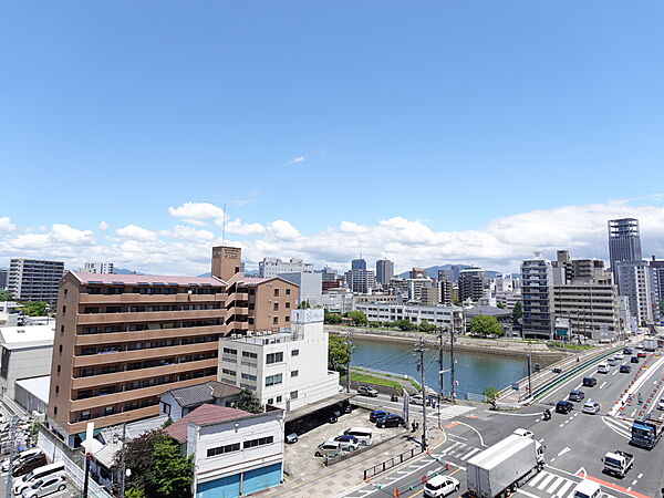 北東向きバルコニーからの眺望（眺望は永続的に保証されるものではありません。）