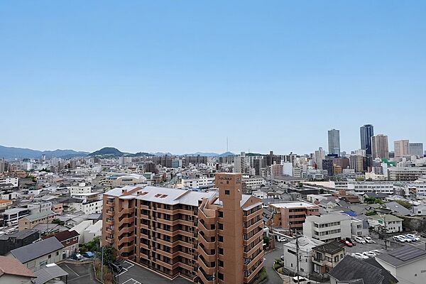 南東向きバルコニーからの眺望（眺望は永続的に保証されるものではありません。）