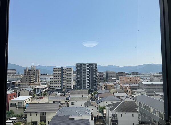 リビングからの眺望　眺望は永続的に保証されるものではありません。