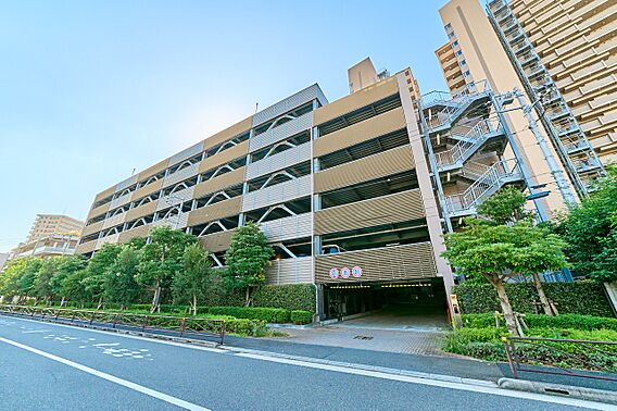 自走式駐車場　...