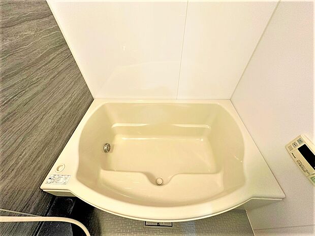デザインワイド浴槽のある浴室