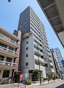 外観：モノトーンで統一されたスタイリッシュな外観