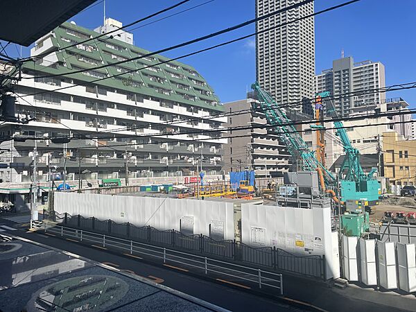 南東向きバルコニーからの眺望　（眺望は永続的に保証されるものではございません）