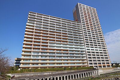 外観：タイル張りの外観